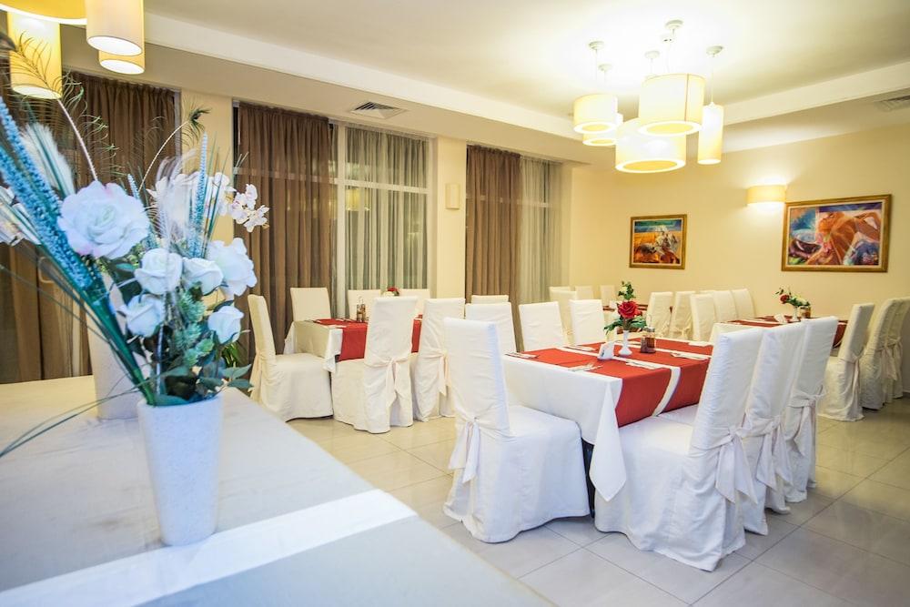 Clara Hotel Бургас Экстерьер фото