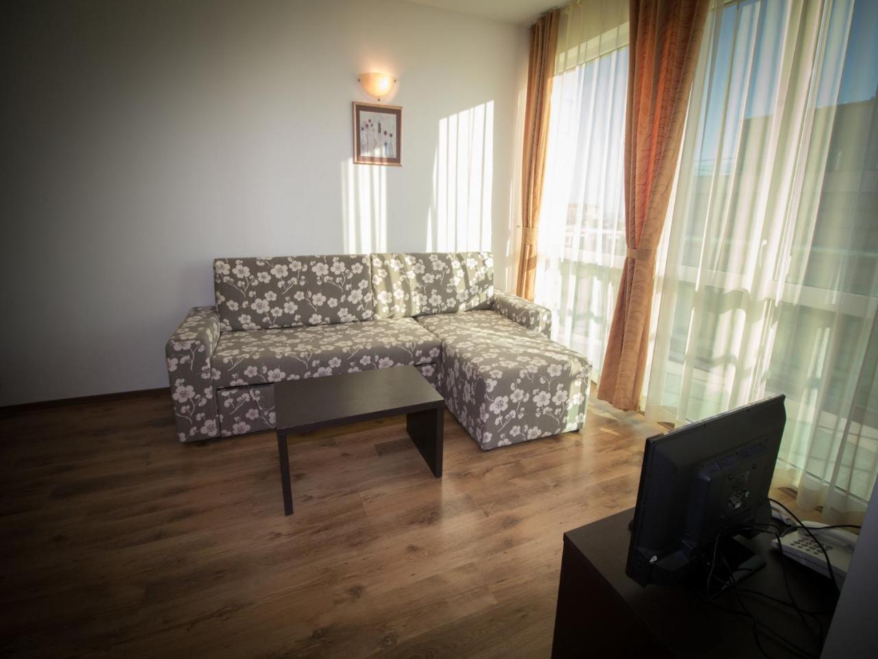 Clara Hotel Бургас Экстерьер фото