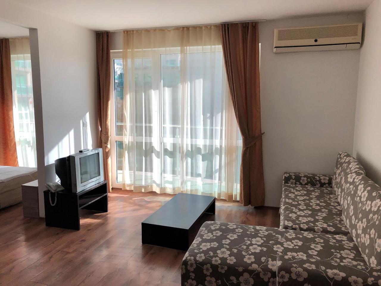 Clara Hotel Бургас Экстерьер фото
